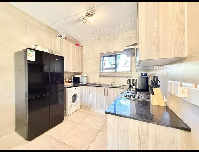 2 BEDROOM APARTMENT FOR SALE IN FOURWAYS